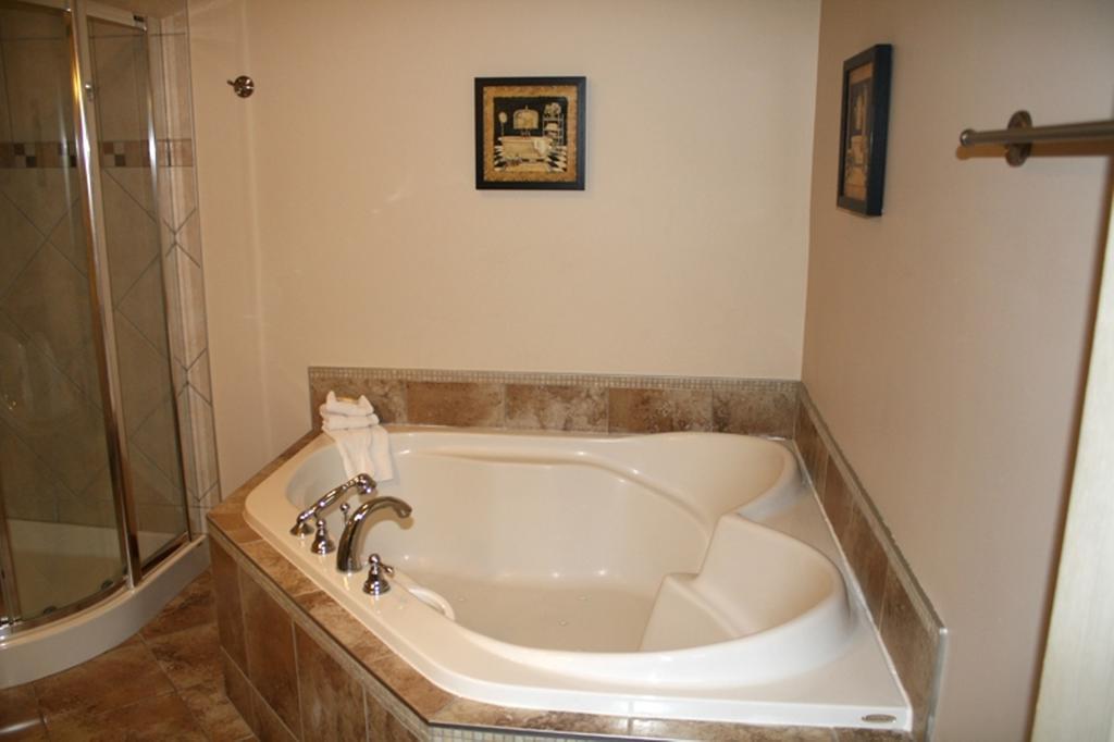 Relais St-Denis Hotel Saint-Sauveur Phòng bức ảnh
